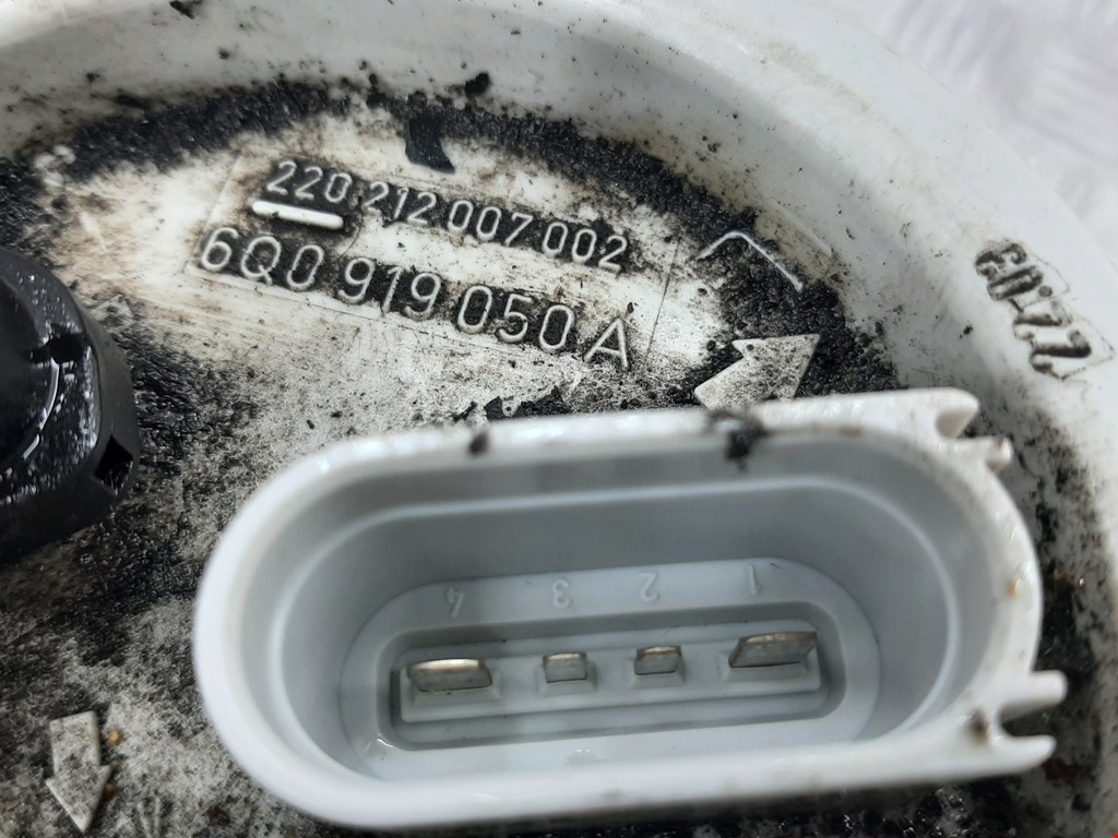 Насос топливный (электрический) VOLKSWAGEN Polo IV 2001-2009