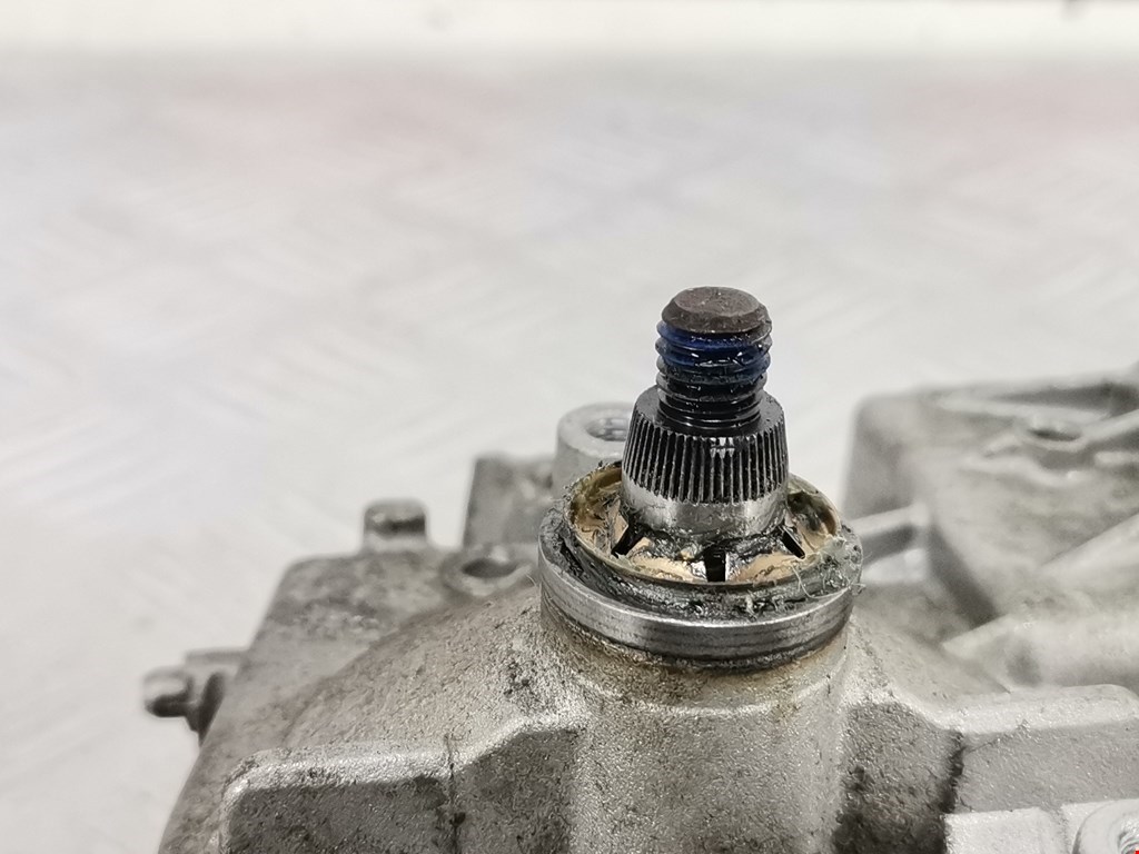 Моторчик стеклоочистителя передний OPEL Astra J 2009-2017