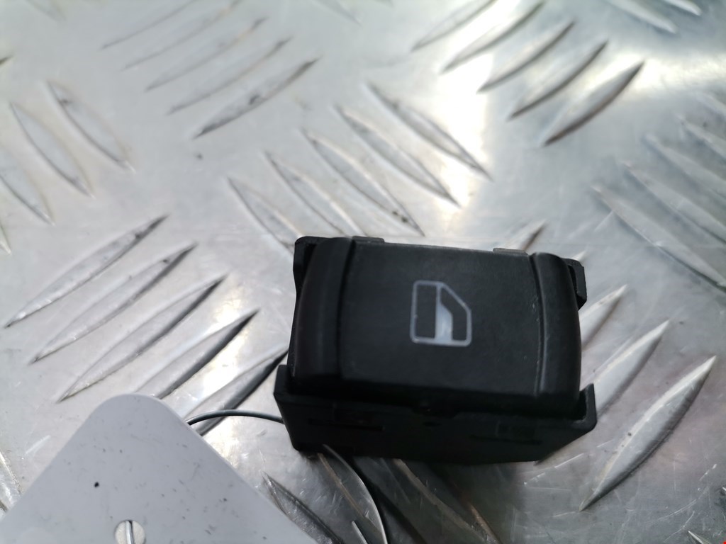 Кнопка стеклоподъемника SKODA Octavia A4 1U- 1997-2010