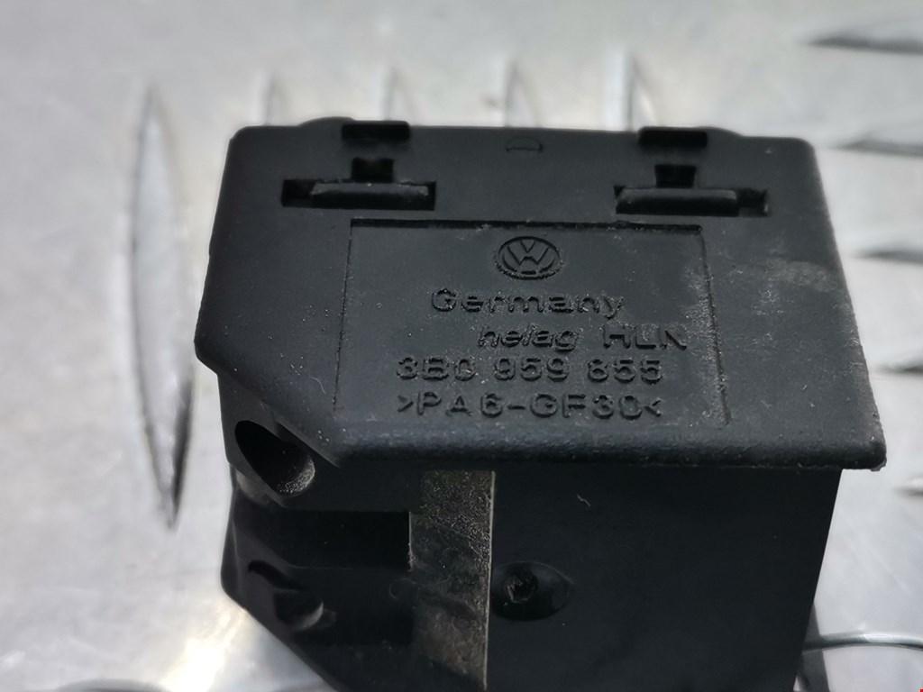 Кнопка стеклоподъемника SKODA Octavia A4 1U- 1997-2010