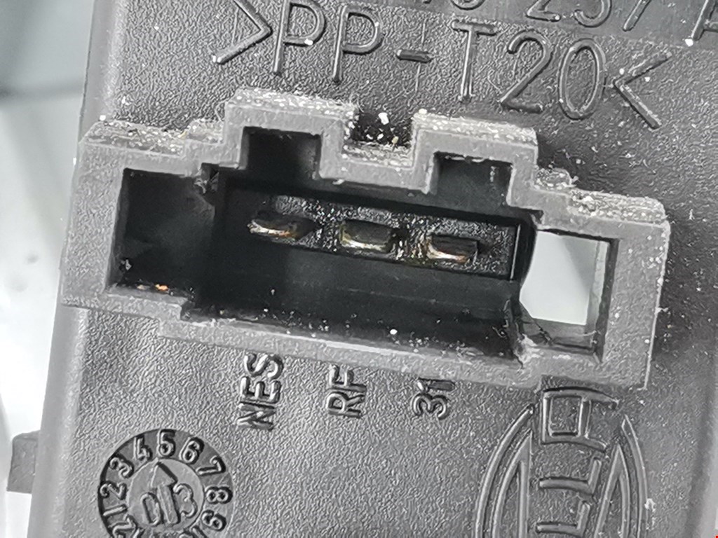 Фонарь задний внутренний левый FORD Galaxy 1995-2005