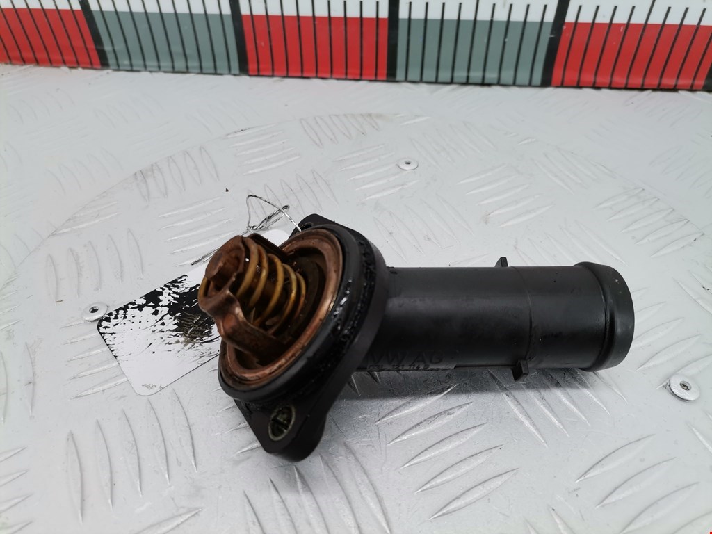 Корпус термостата VOLKSWAGEN Golf VI 2009-2012