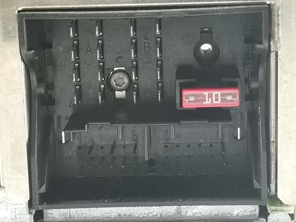 Магнитола VOLKSWAGEN Touran 2003-2010