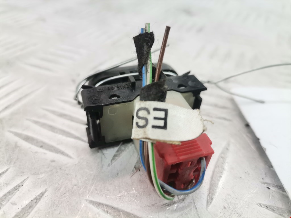 Кнопка антипробуксовочной системы MERCEDES-BENZ CLK-Class W208 1997-2002