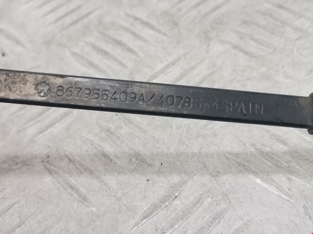 Поводок дворников передний левый/ правый VOLKSWAGEN Polo II 1981-1994