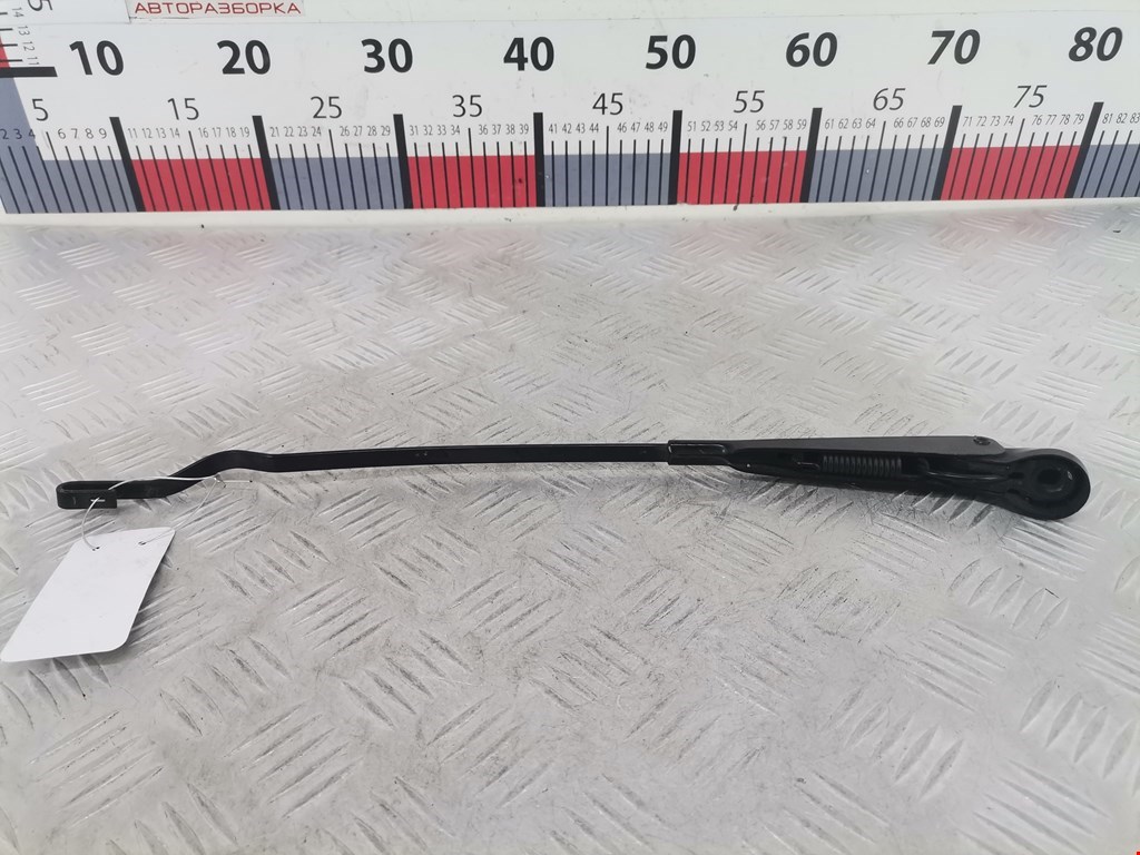 Поводок дворников передний левый/ правый VOLKSWAGEN Polo II 1981-1994