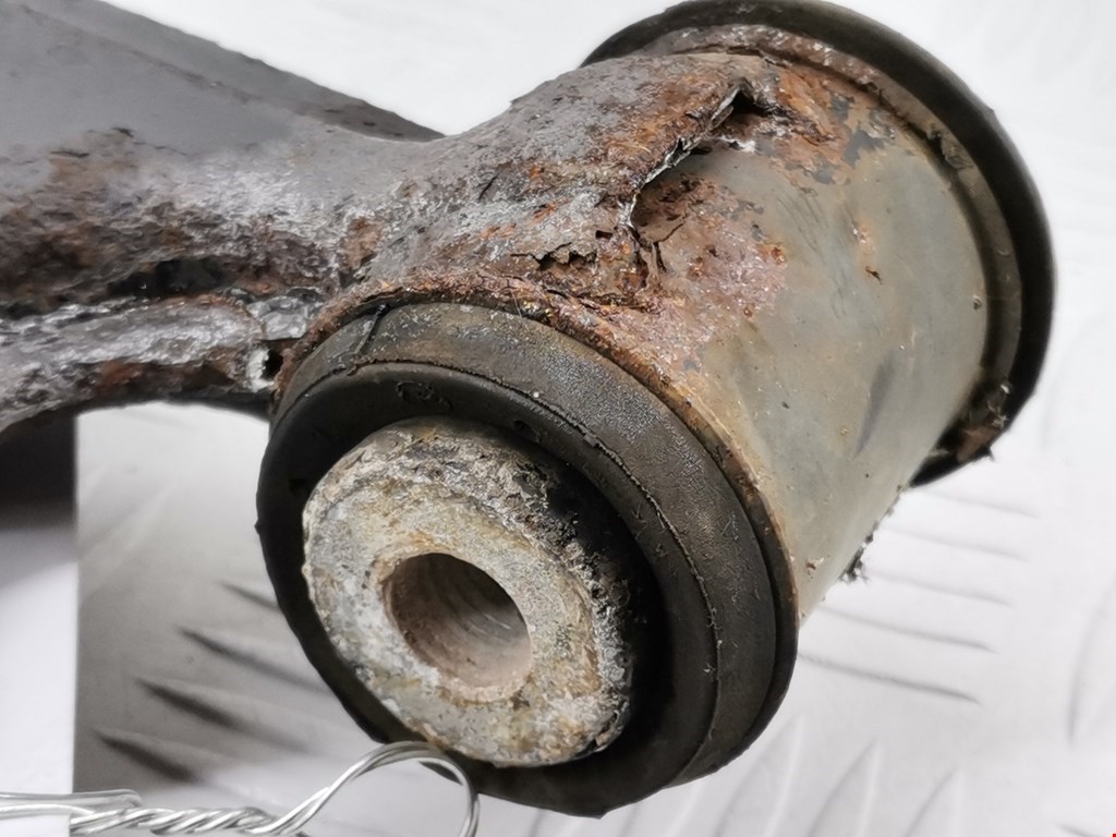 Рычаг передний левый OPEL Corsa D 2006-2014