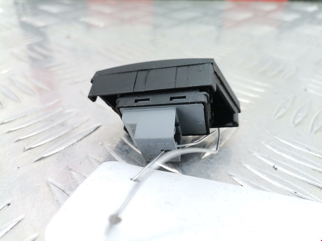 Кнопка центрального замка SEAT Ibiza 2002-2008