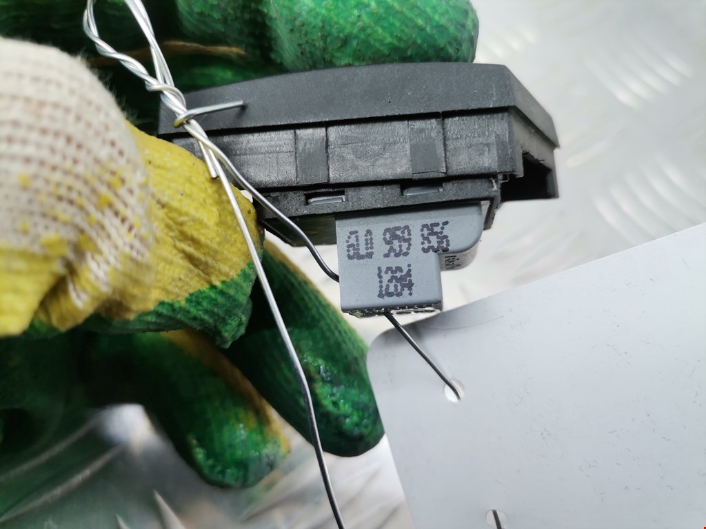 Кнопка центрального замка SEAT Ibiza 2002-2008