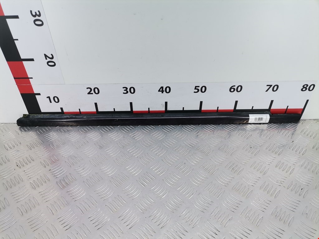 Накладка (молдинг) двери передней левой Mercedes C-Class (W203) (2000-2008)