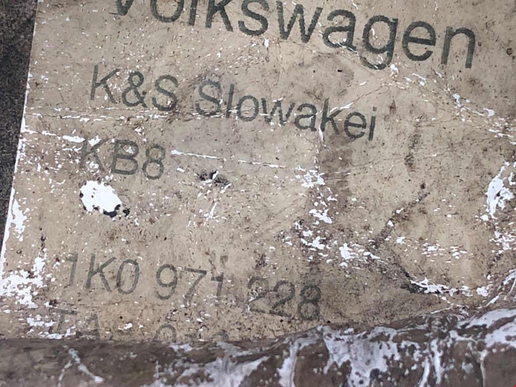 Клемма аккумулятора (плюс) + VOLKSWAGEN Touran 2003-2010