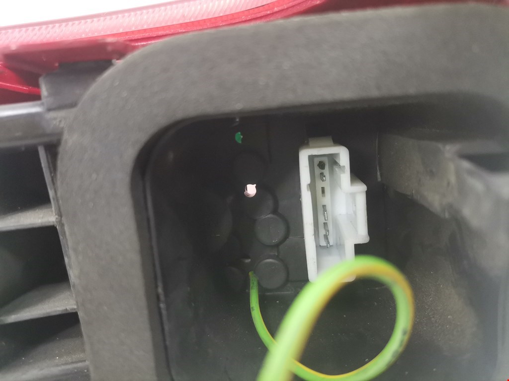 Фонарь задний левый PEUGEOT 206 1998-2012