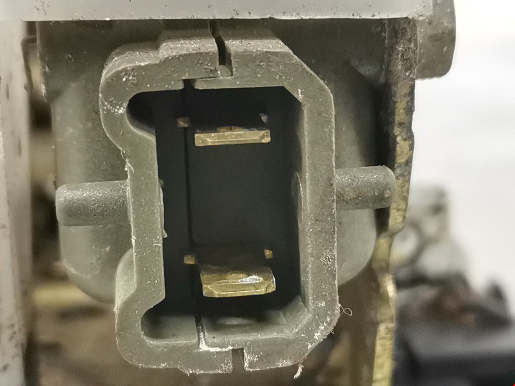 Замок двери передней левой RENAULT Espace 1997-2003