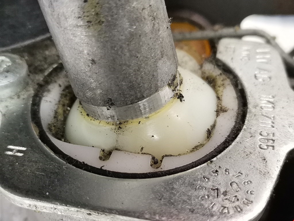 Кулиса (селектор) АКПП/МКПП в салоне VOLKSWAGEN Touran 2003-2010