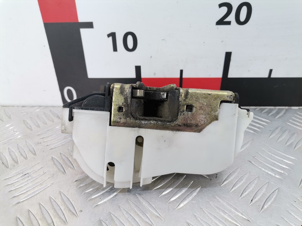 Замок двери передней правой VOLKSWAGEN Golf III 1991-1997