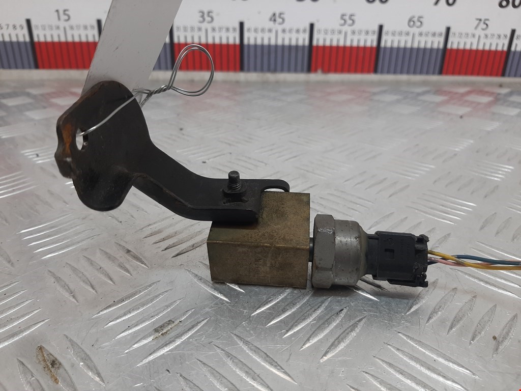 Датчик ABS передний левый NISSAN Pathfinder R51M 2004-2014