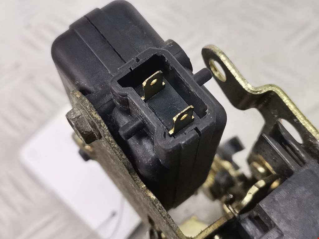 Замок двери задней правой RENAULT Espace 1997-2003