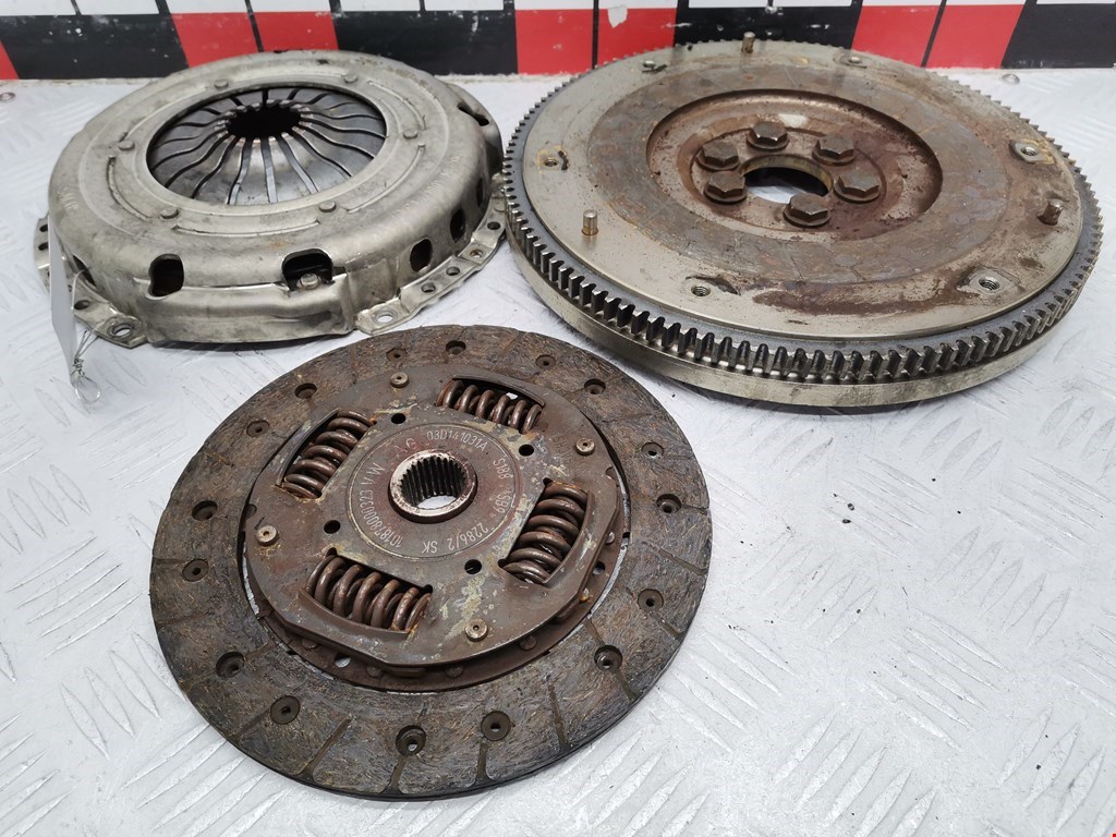 Маховик (демпфер сцепления) Skoda Fabia 1 (1999-2007)