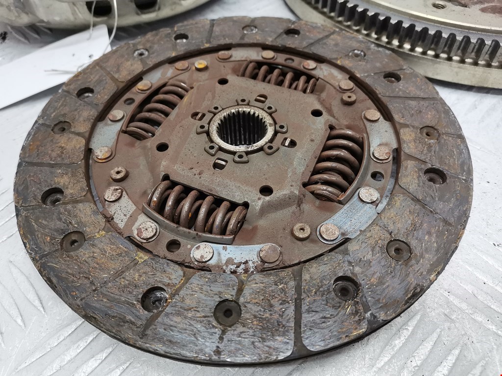 Маховик (демпфер сцепления) SKODA Fabia MK1 1999-2006