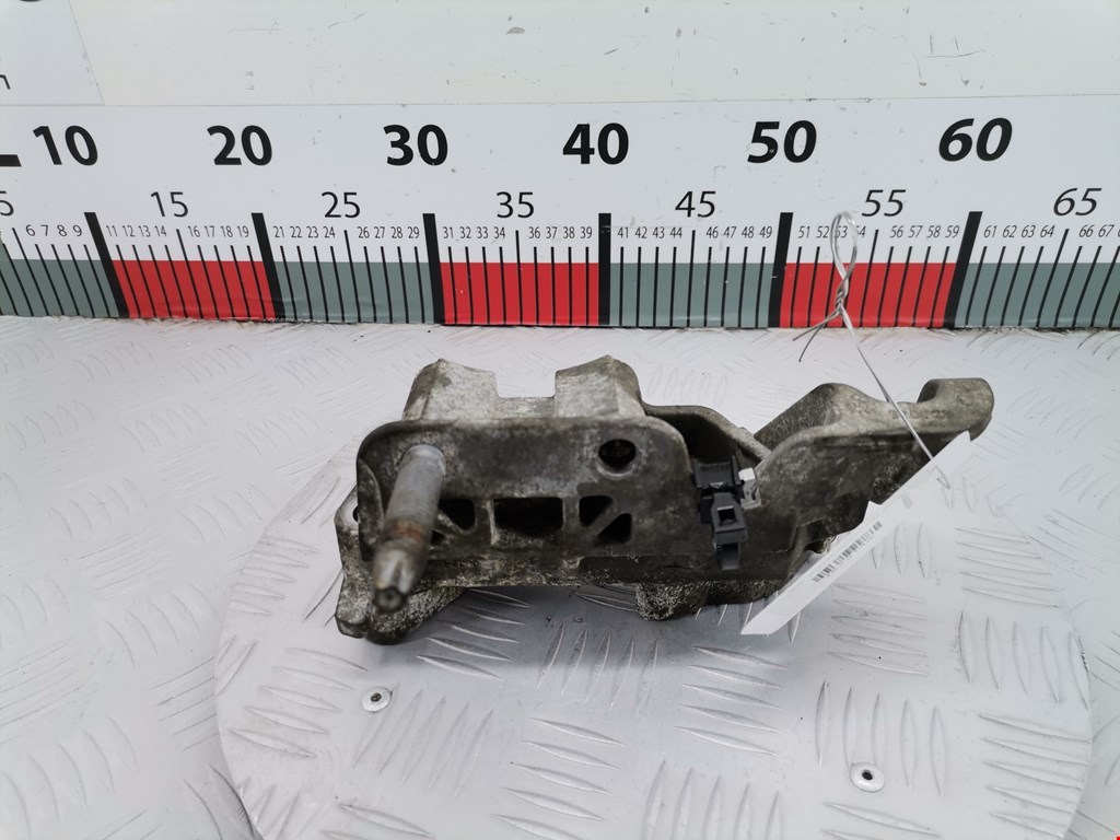 Кронштейн (крепление лапа) двигателя Ford C-MAX 1 (2003-2010)