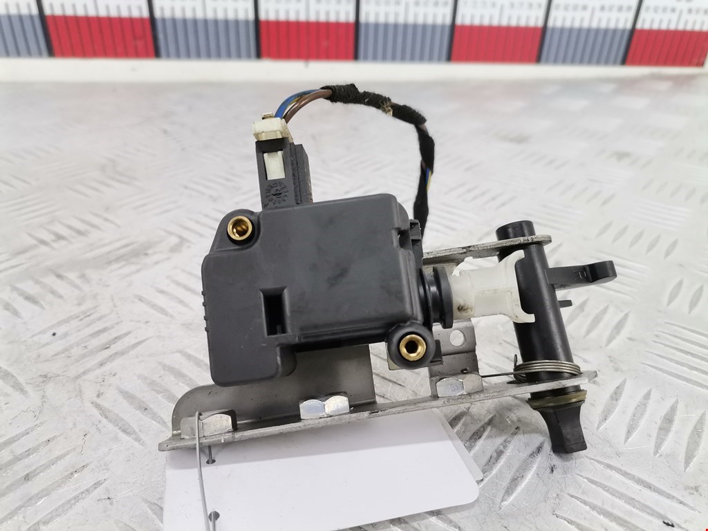 Активатор замка багажника LAND ROVER Range Rover 2002-2012