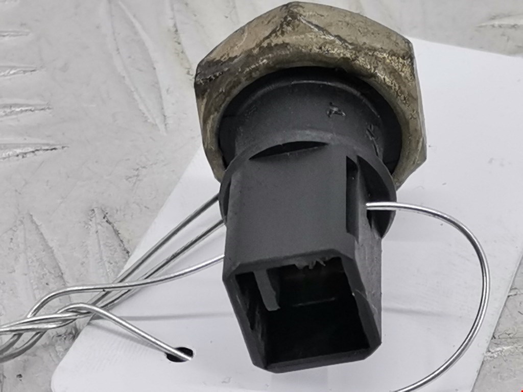 Датчик давления масла NISSAN Almera Tino 2000-2006