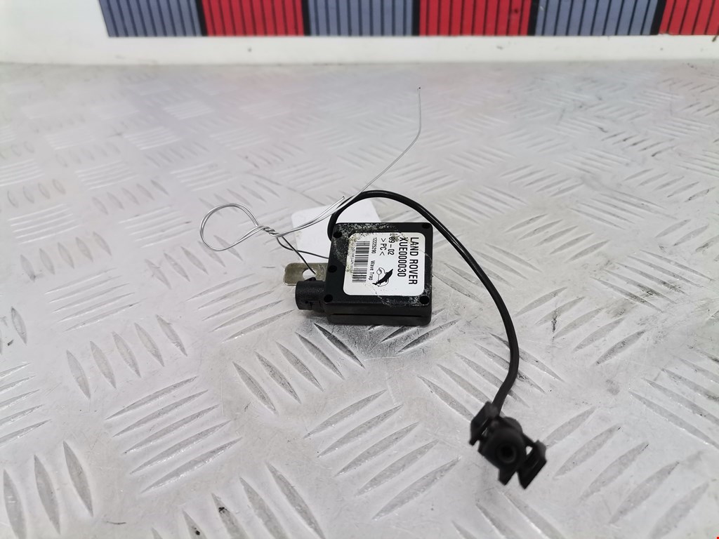 Усилитель антенны LAND ROVER Range Rover 2002-2012