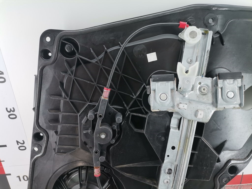 Стеклоподъемник задний левый FORD Fiesta 2008-2012