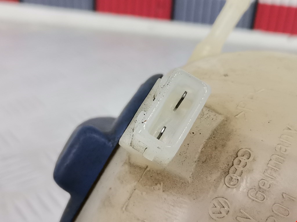 Бачок расширительный VOLKSWAGEN Golf III 1991-1997