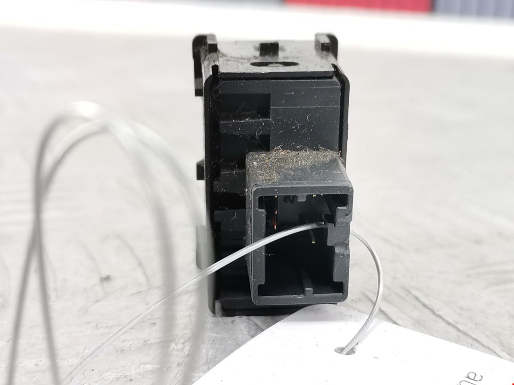 Кнопка центрального замка NISSAN Navara III D40 2005-2015