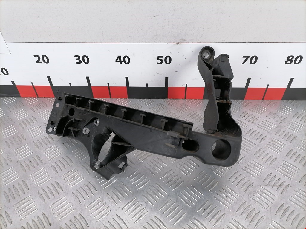 Кронштейн фары правый AUDI A5 2007-2016