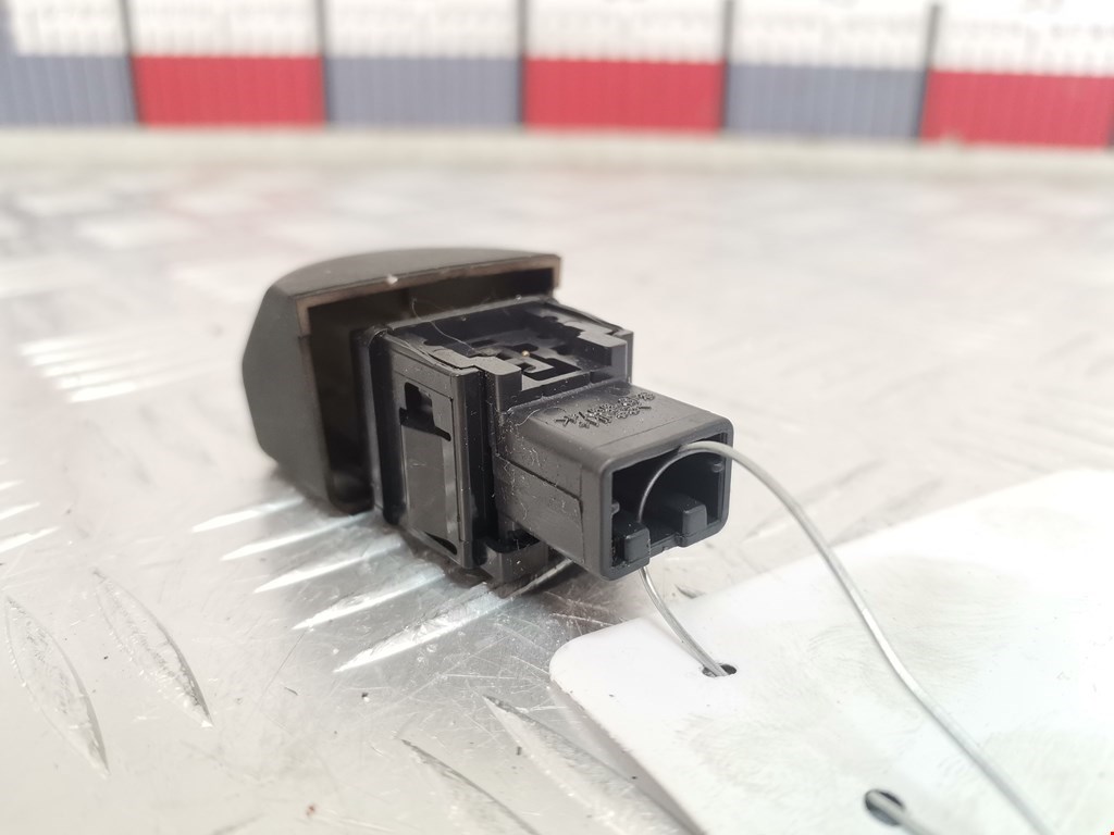 Кнопка аварийной сигнализации (аварийки) NISSAN Micra K12 2003-2010