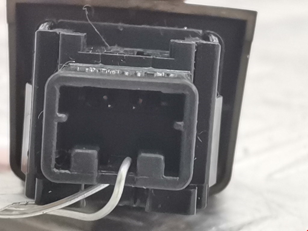 Кнопка аварийной сигнализации (аварийки) NISSAN Micra K12 2003-2010