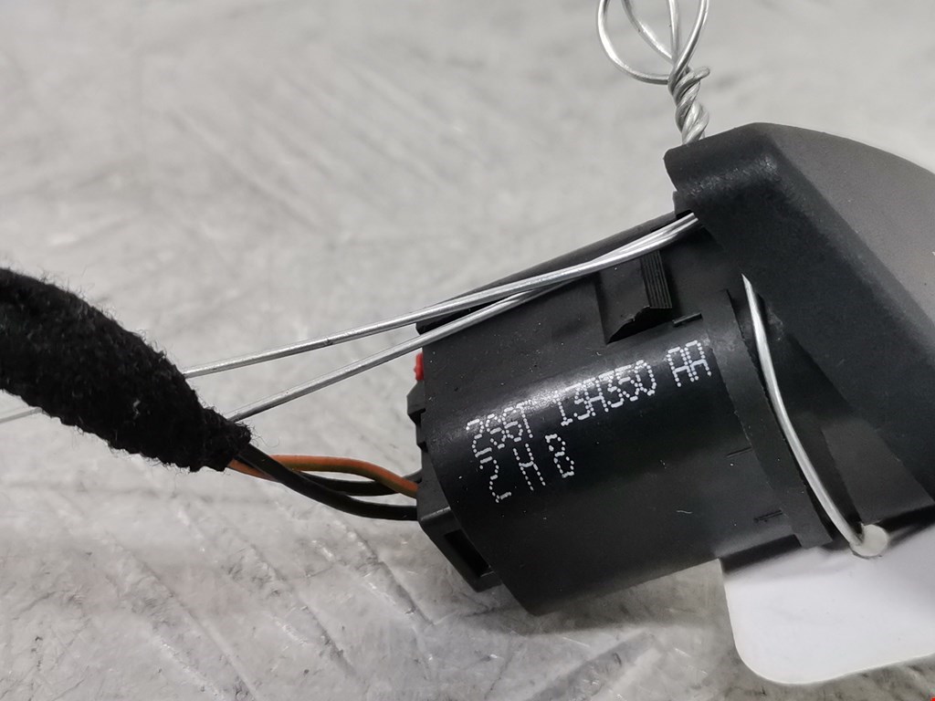 Кнопка аварийной сигнализации (аварийки) FORD Fiesta 2001-2008