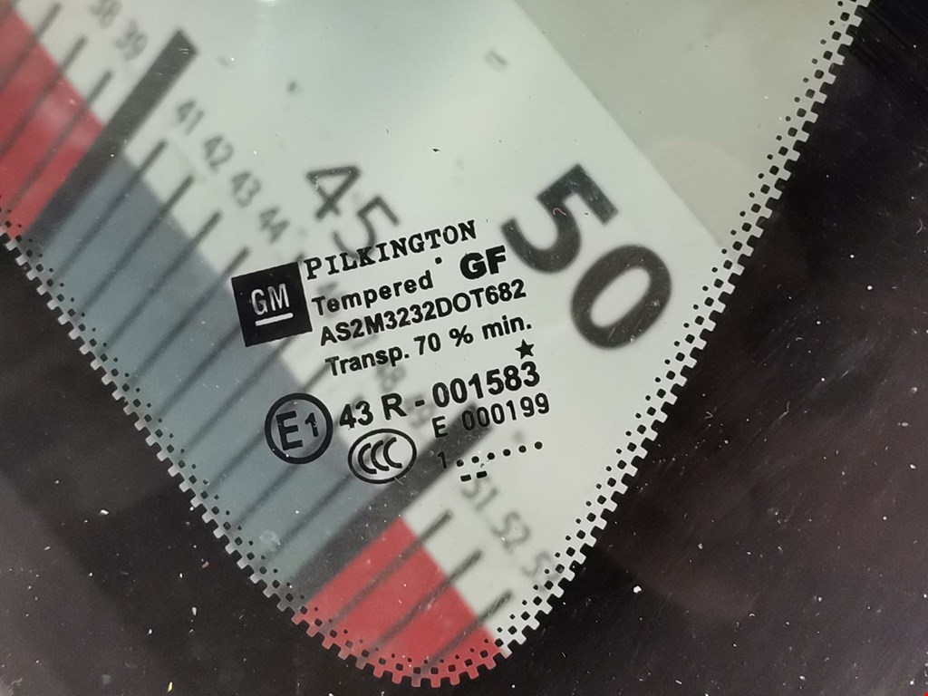 Стекло кузовное глухое левое OPEL Astra J 2009-2017