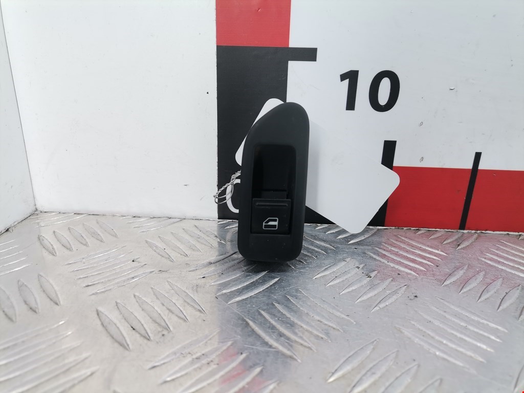 Кнопка стеклоподъемника VOLKSWAGEN Golf VI 2009-2012