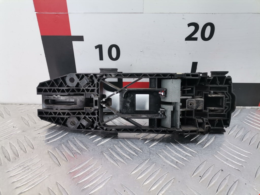 Ручка двери задней наружная правая VOLKSWAGEN Golf VI 2009-2012