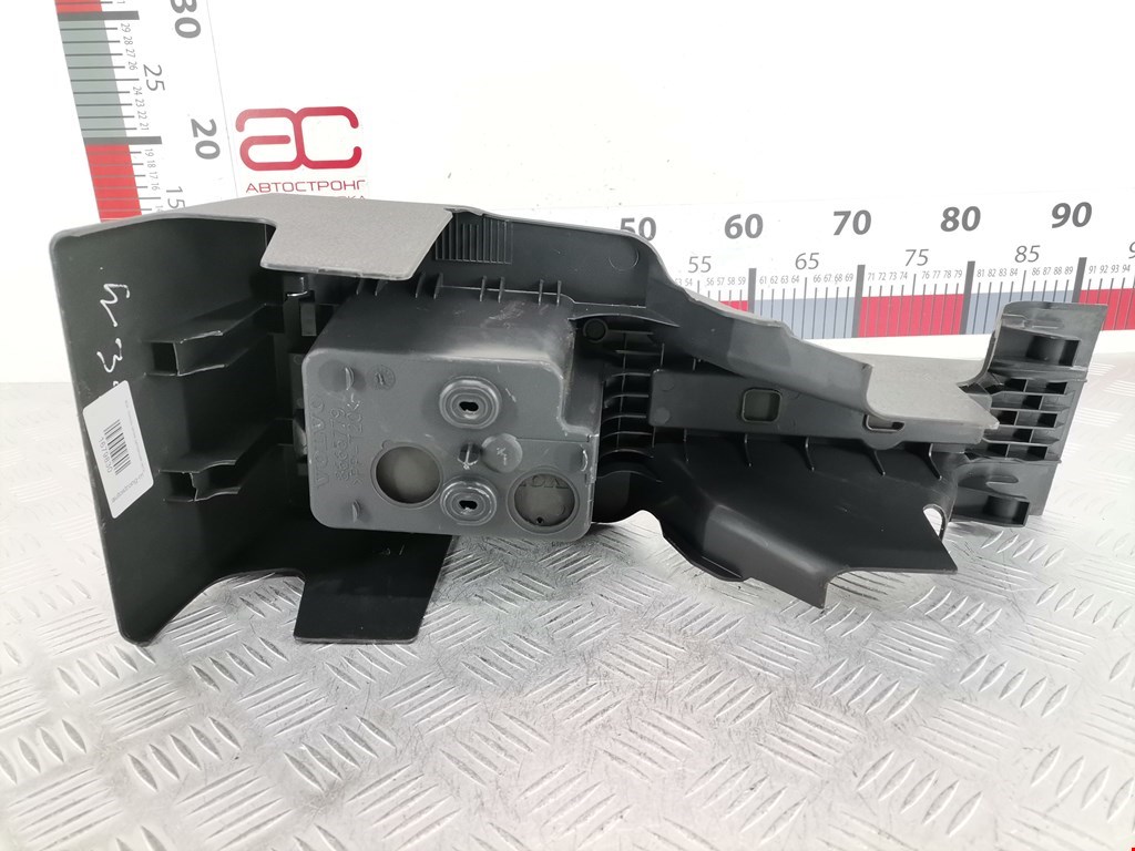 Консоль VOLVO XC90 2002-2014