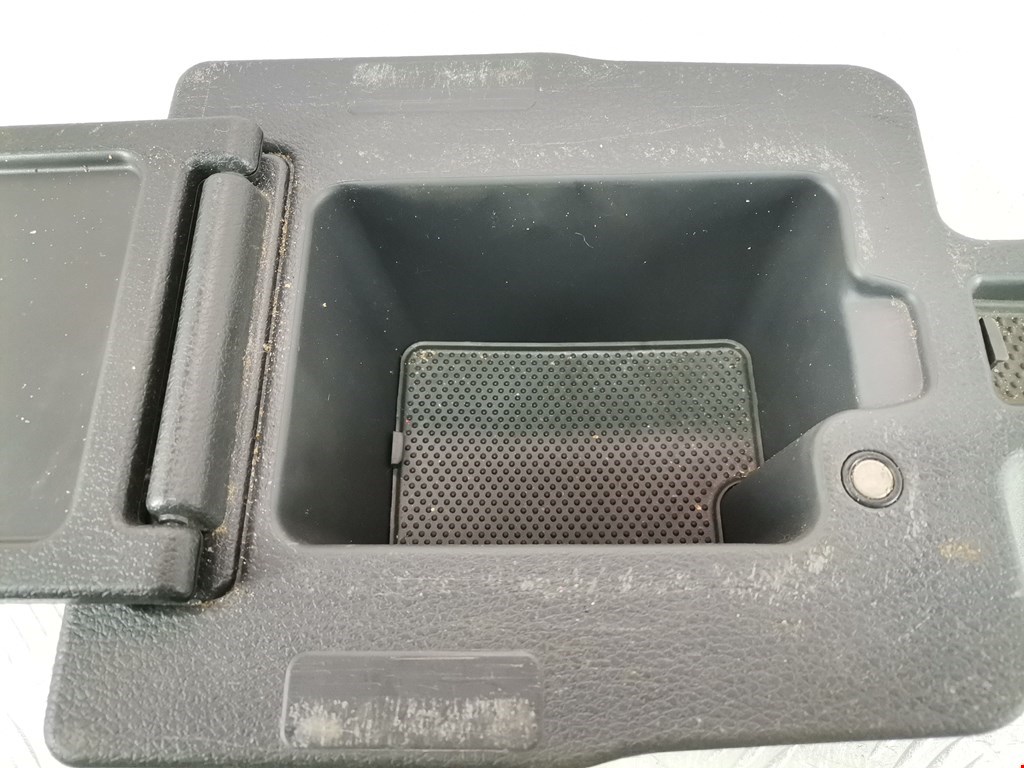 Консоль VOLVO XC90 2002-2014