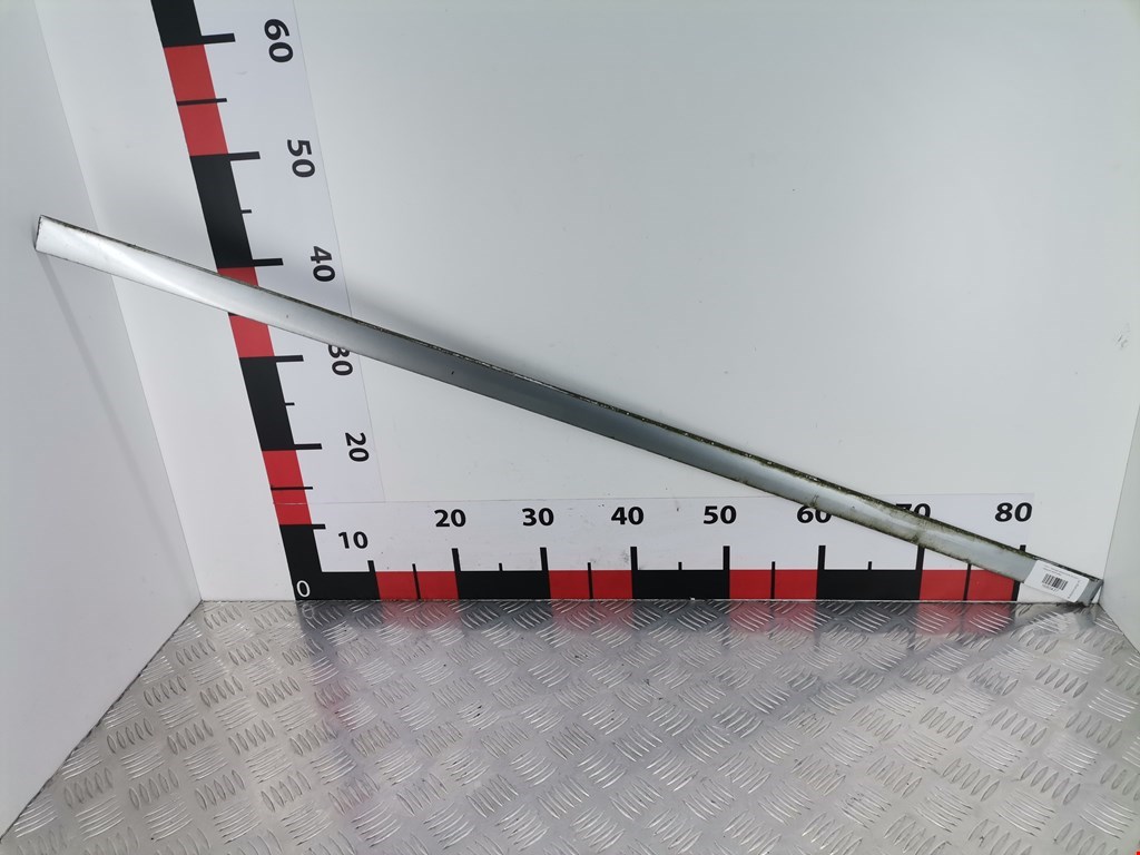 Накладка декоративная (молдинг) двери передней левой Audi A6 C5 (1997-2005)