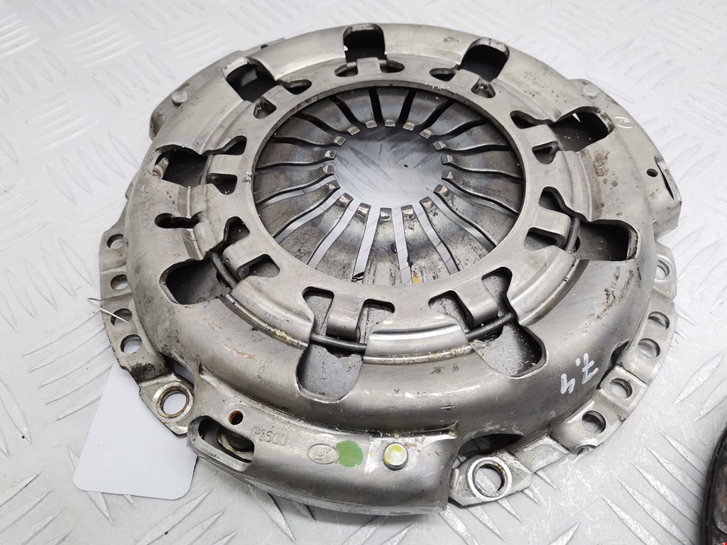 Маховик (демпфер сцепления) FORD Fiesta 2001-2008