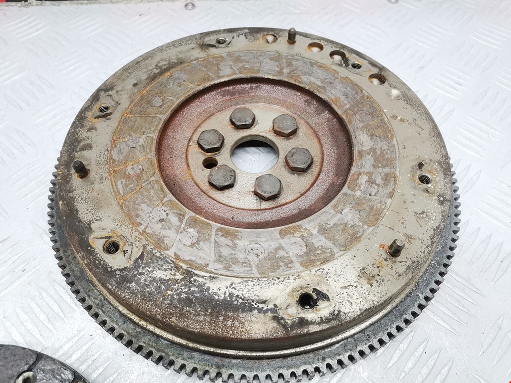 Маховик (демпфер сцепления) FORD Fiesta 2001-2008