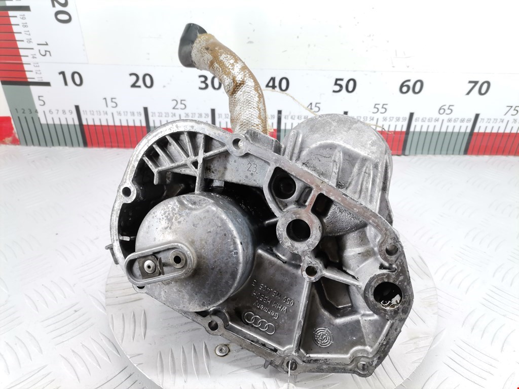 Корпус масляного фильтра AUDI A6 C5 1997-2004
