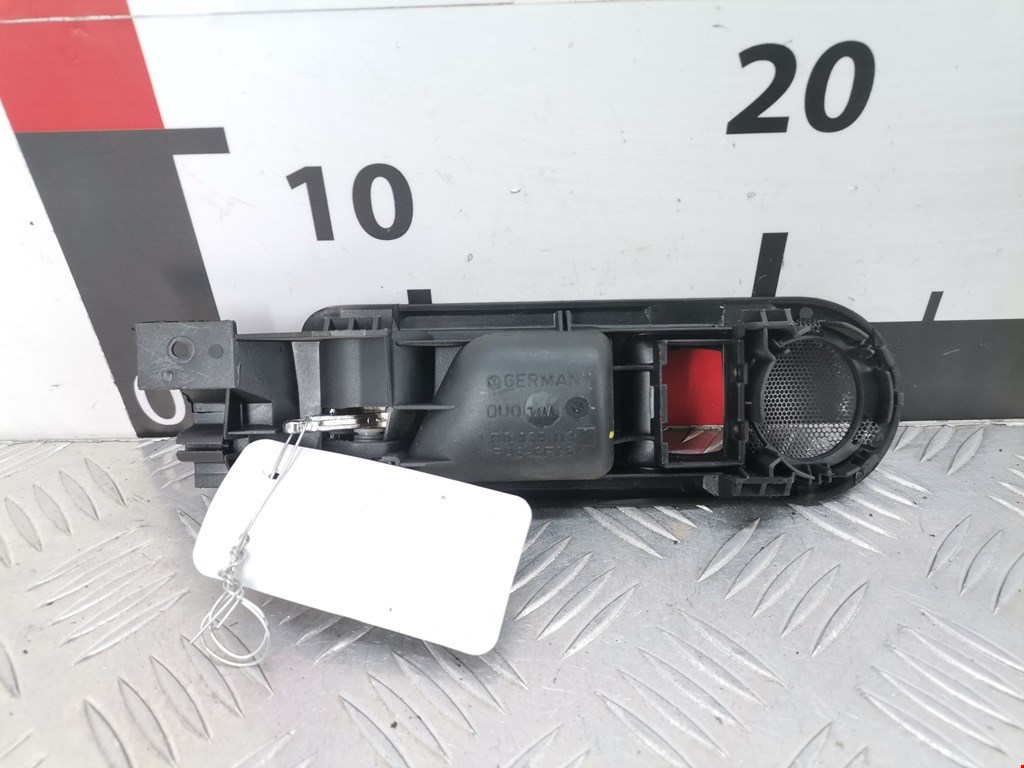 Ручка дверная задняя внутренняя левая VOLKSWAGEN Passat B5 1997-2005