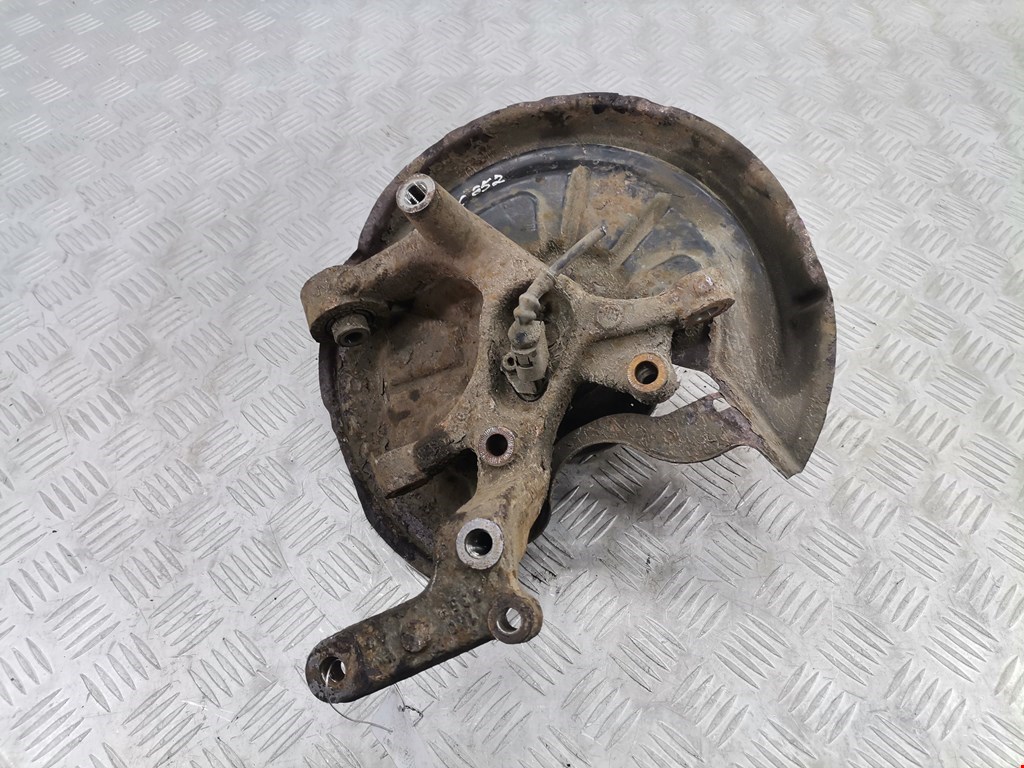 Ступица задняя левая VOLKSWAGEN Touran 2003-2010