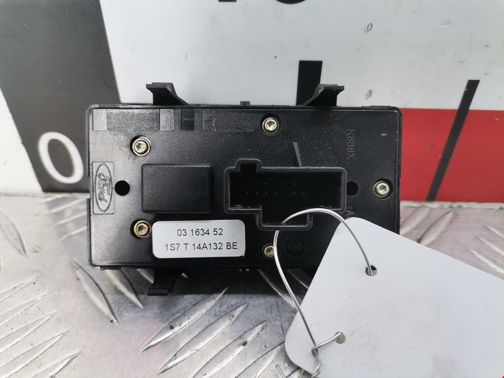 Блок управления стеклоподъемниками FORD Mondeo III 2000-2007