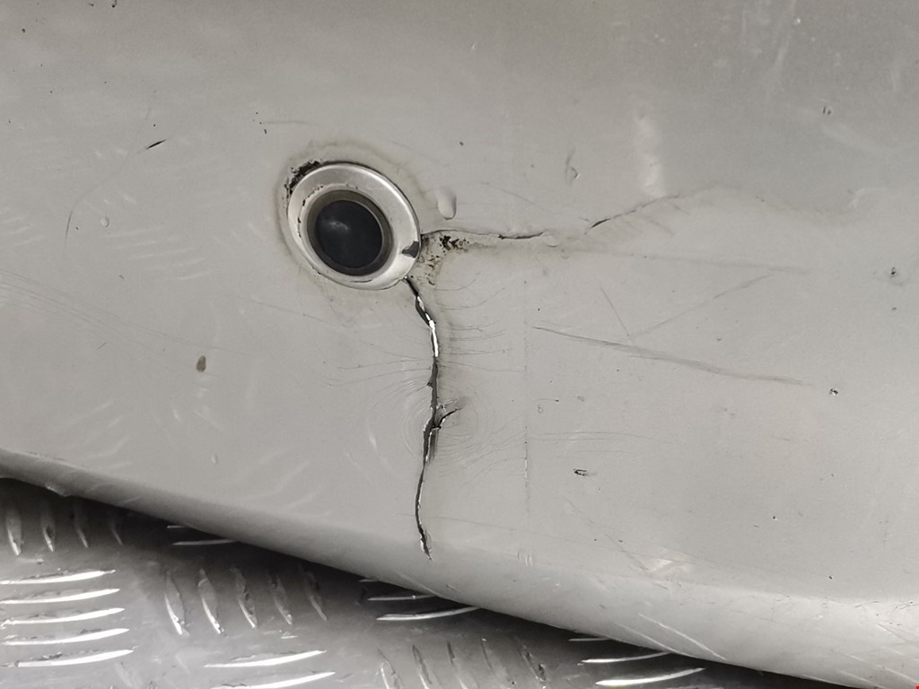 Бампер задний KIA Carnival I 1999-2005