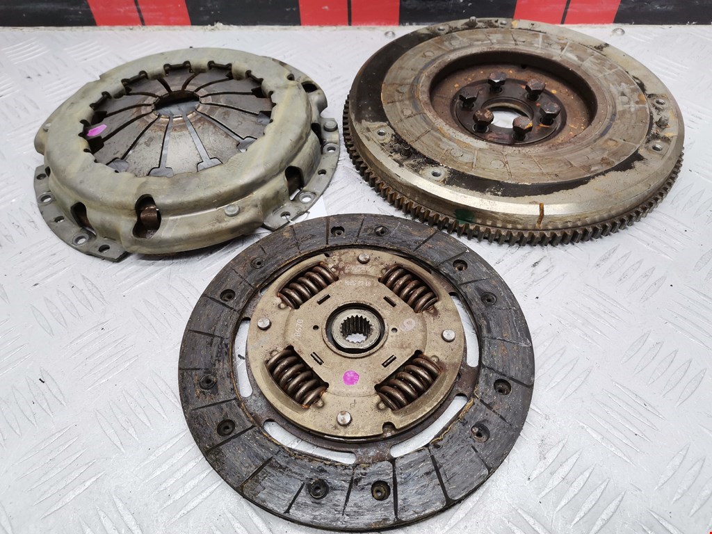 Маховик (демпфер сцепления) FIAT Brava 1995-2001