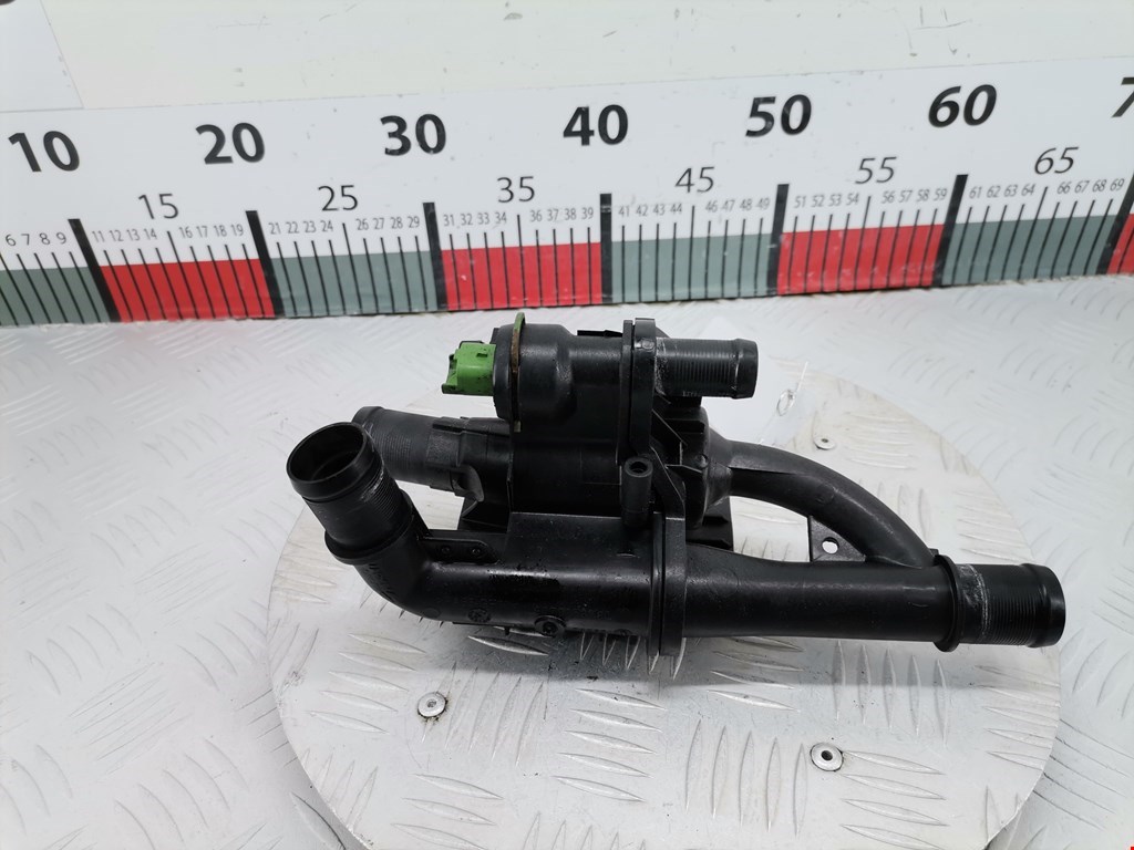 Корпус термостата FORD Focus II 2005-2011