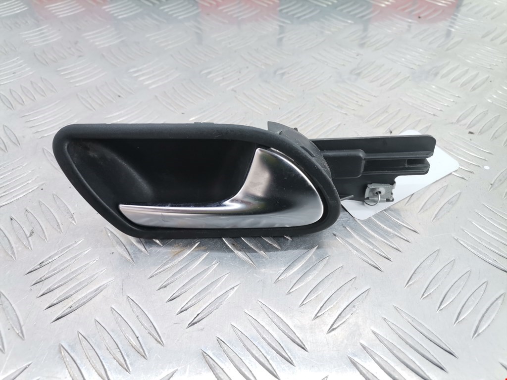 Ручка дверная задняя внутренняя правая VOLKSWAGEN Golf V 2003-2009